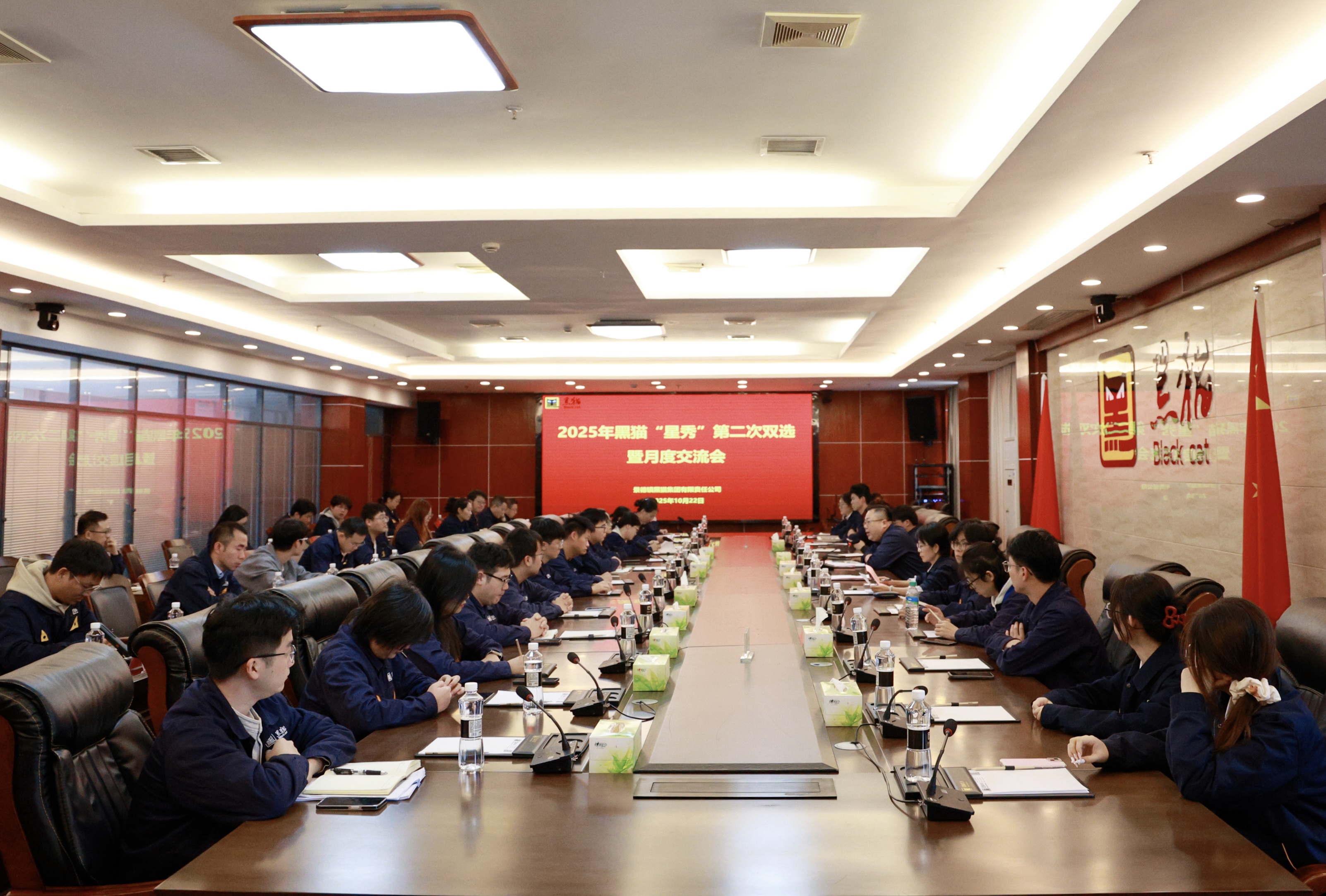 雙選會現(xiàn)場.jpg 雙選會現(xiàn)場.jpg